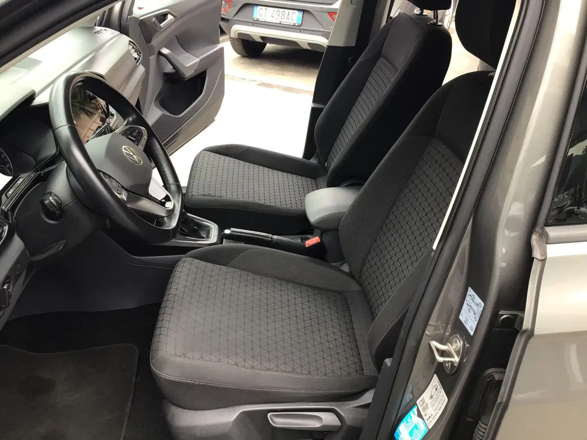 Volkswagen T-Cross usata a Genova (13)