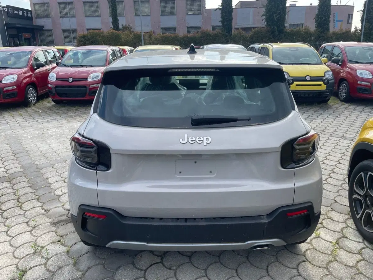 Jeep Avenger nuova a Lucca (5)