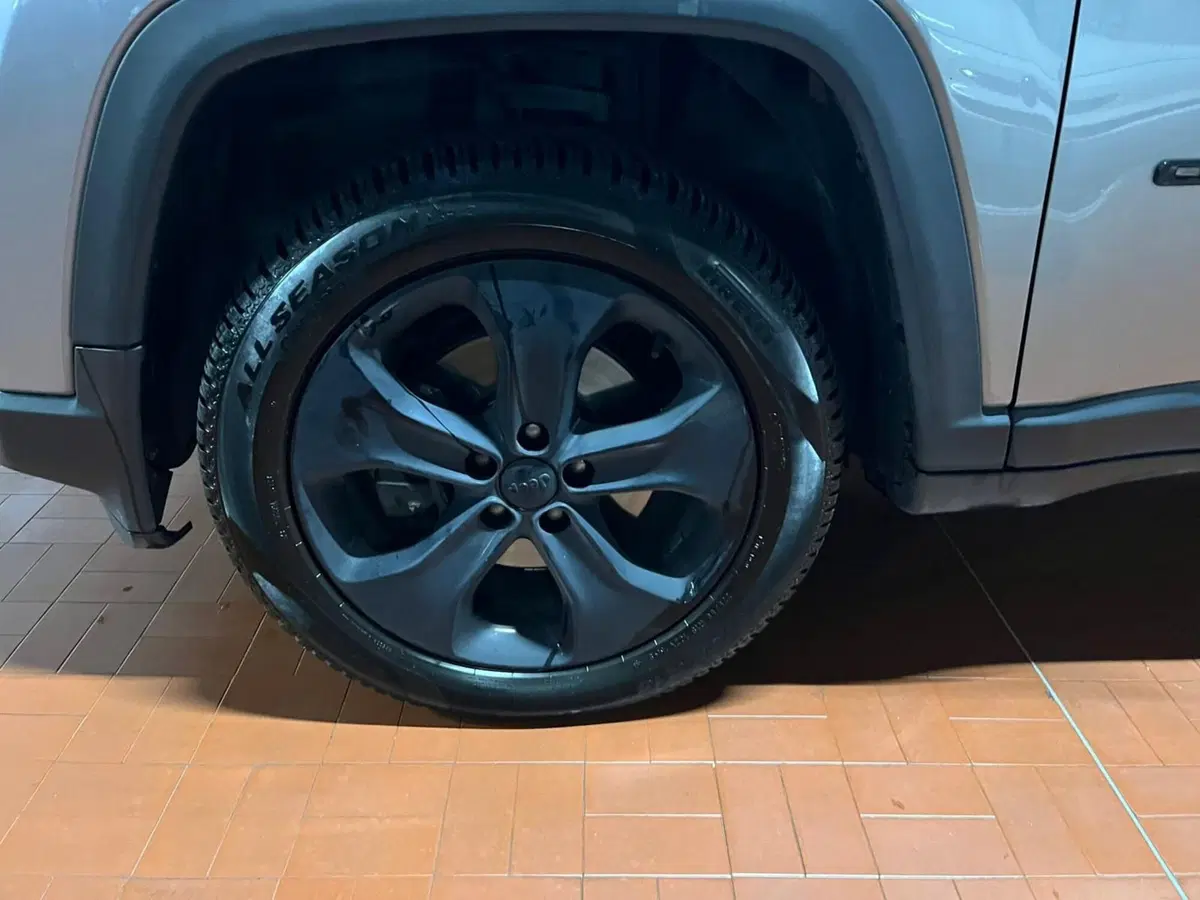 Jeep Compass usata a Lucca (11)