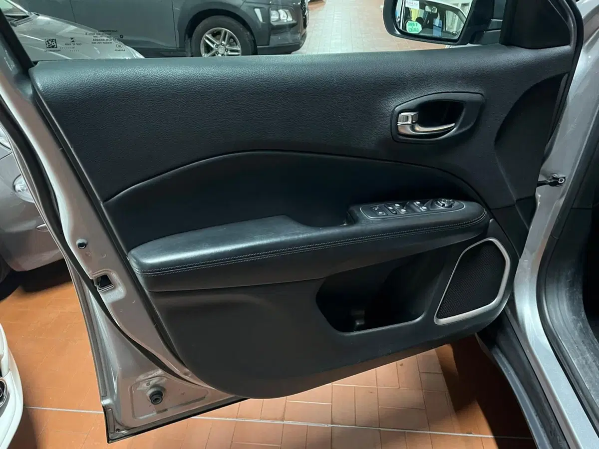 Jeep Compass usata a Lucca (12)
