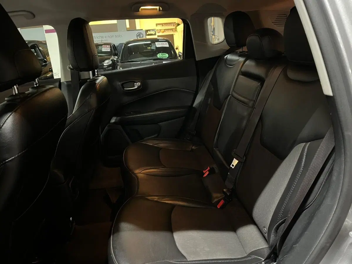 Jeep Compass usata a Lucca (14)