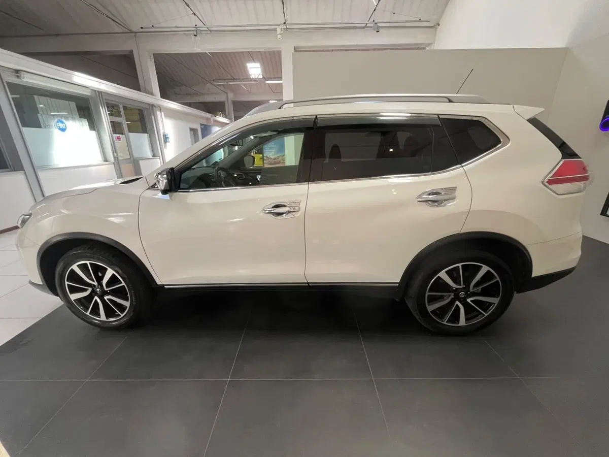 Nissan X-Trail usata a Lucca (8)
