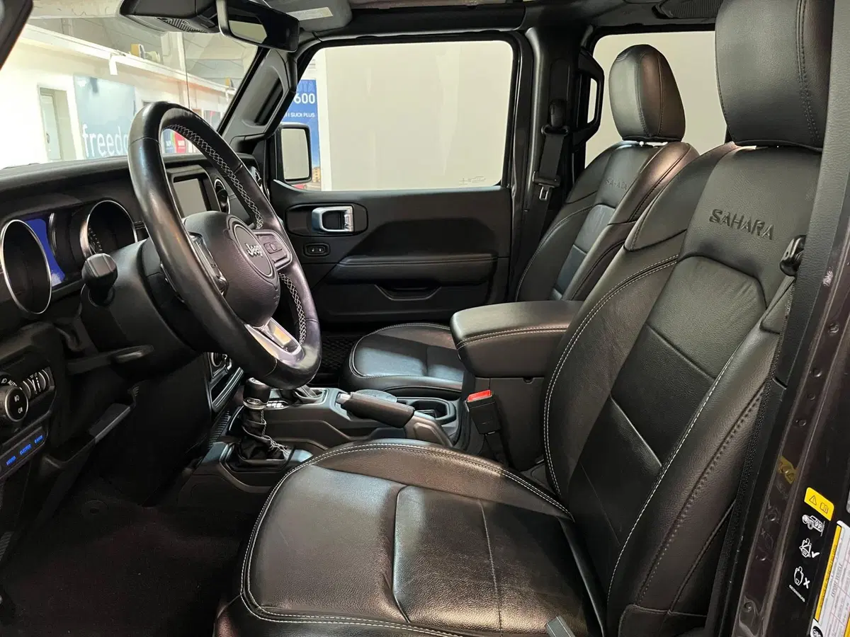 Jeep Wrangler Unlimited usata a Lucca (10)