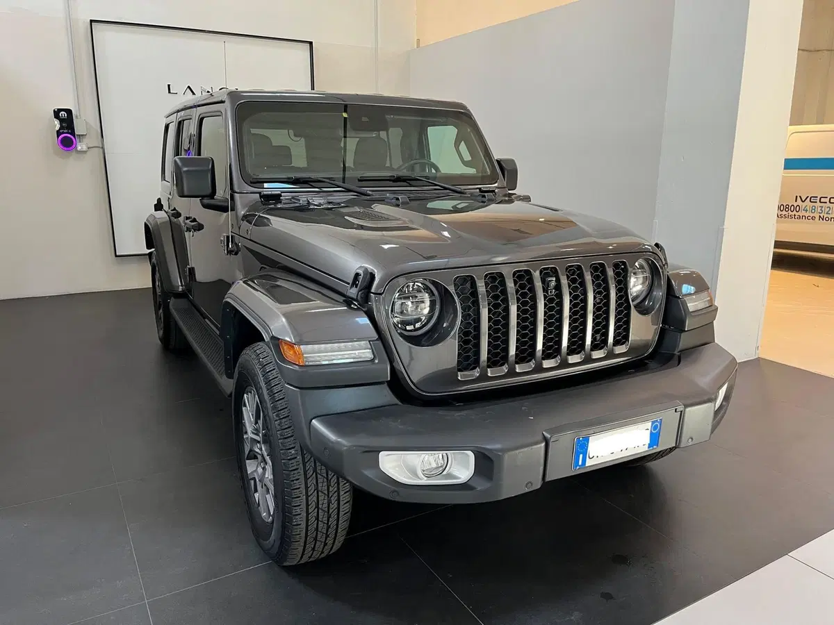 Jeep Wrangler Unlimited usata a Lucca (3)