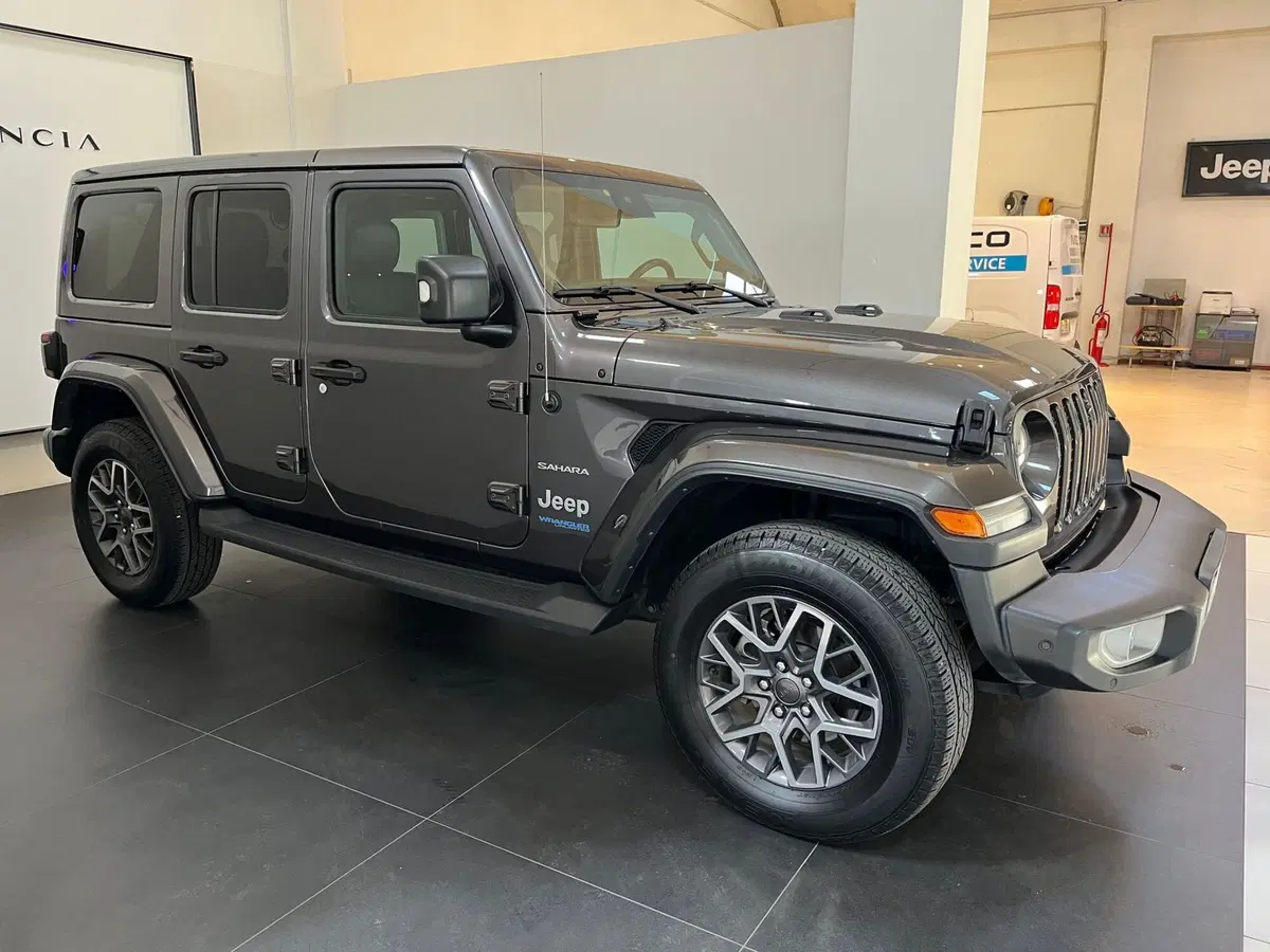 Jeep Wrangler Unlimited usata a Lucca (4)