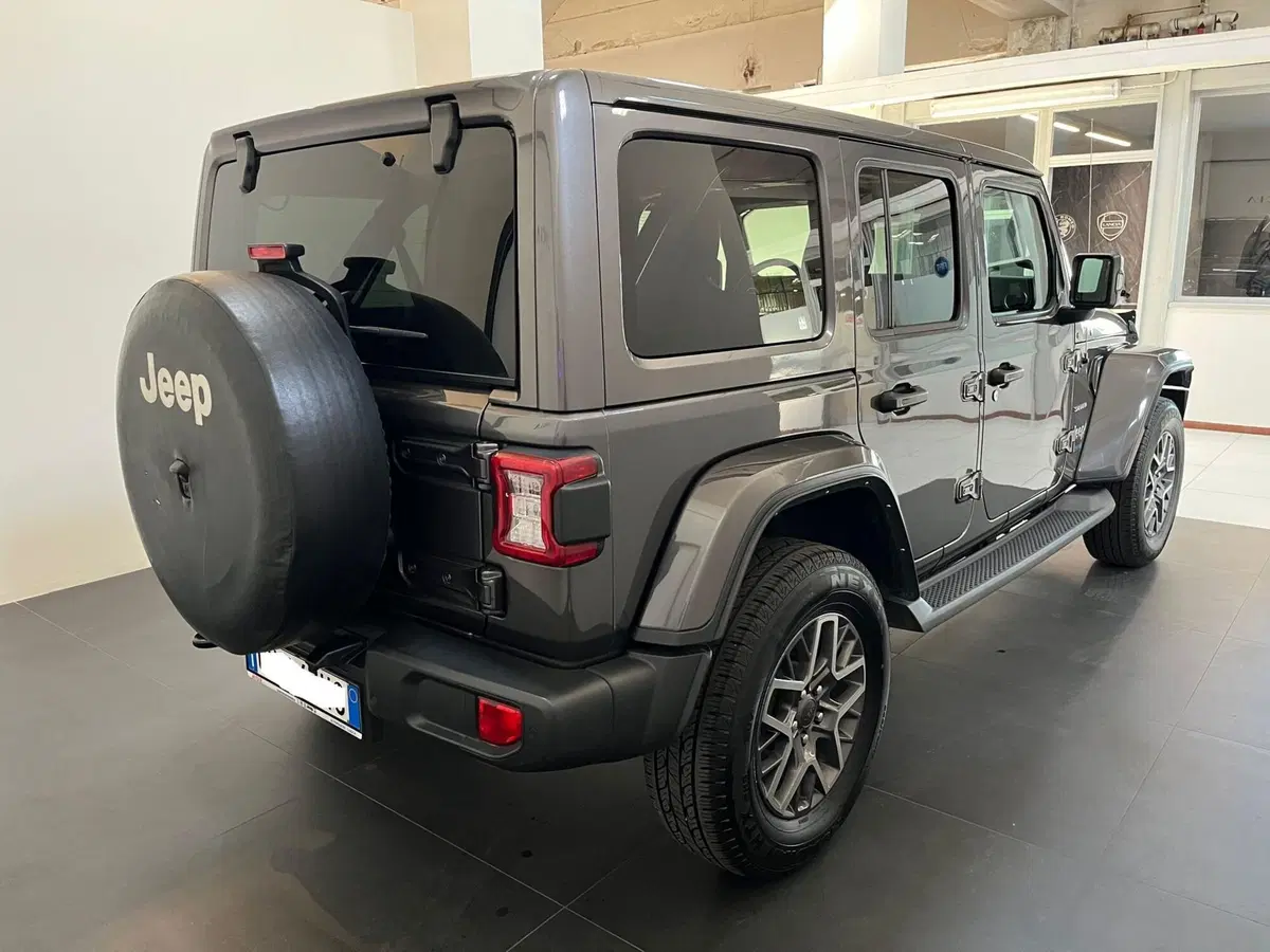 Jeep Wrangler Unlimited usata a Lucca (5)