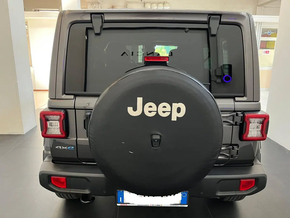 Jeep Wrangler Unlimited usata a Lucca (6)