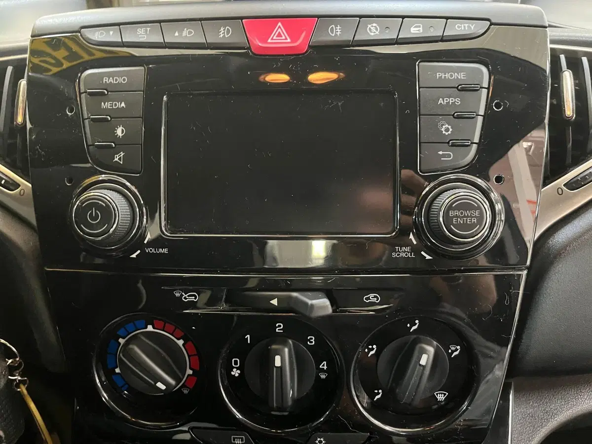 Lancia Ypsilon usata a Lucca (13)