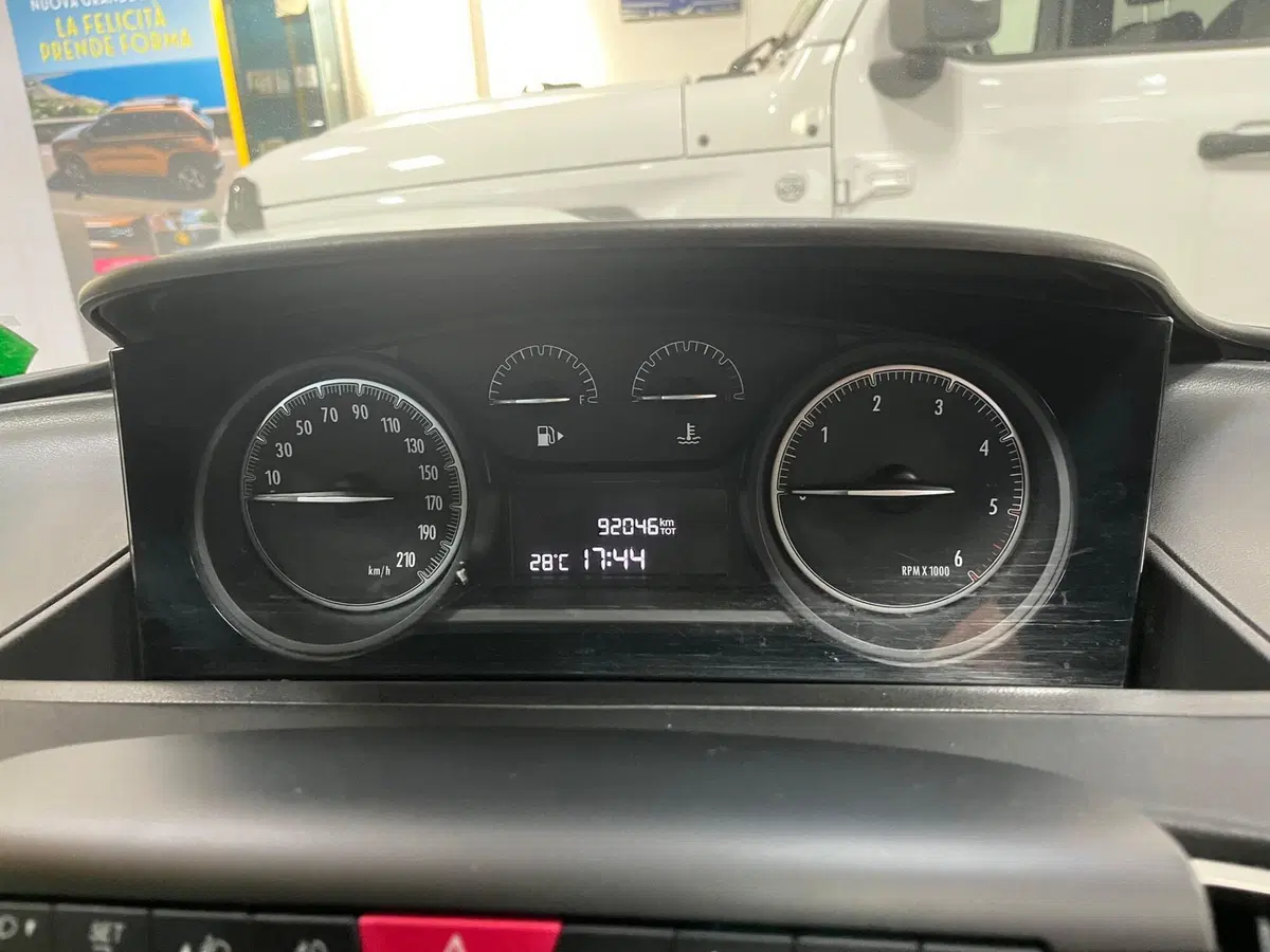 Lancia Ypsilon usata a Lucca (14)