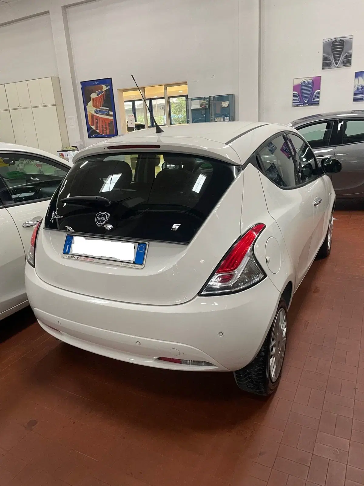 Lancia Ypsilon usata a Lucca (5)