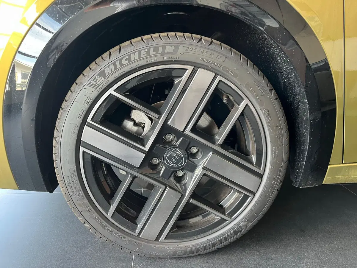 Lancia Ypsilon nuova a Lucca (11)