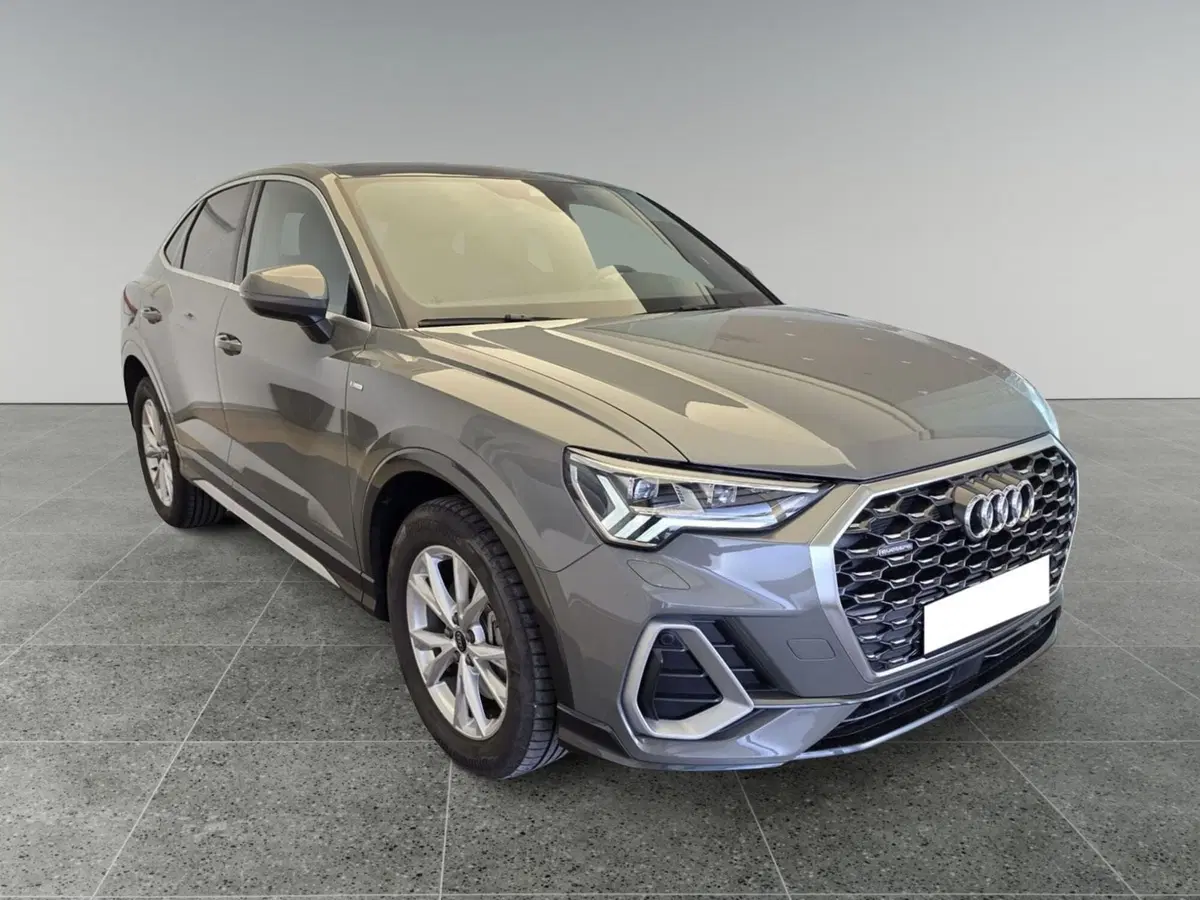 Audi Q3 Sportback usata a Bari (11)