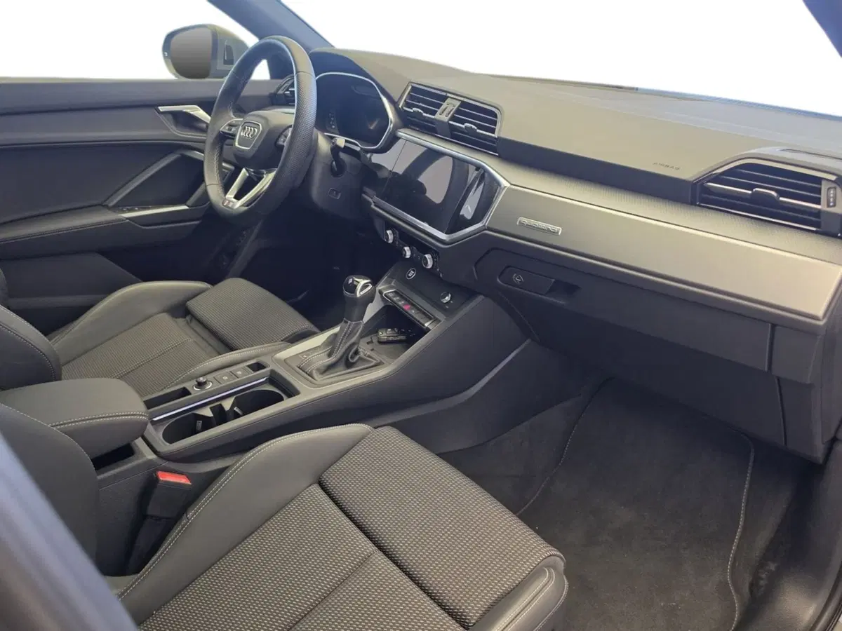 Audi Q3 Sportback usata a Bari (3)