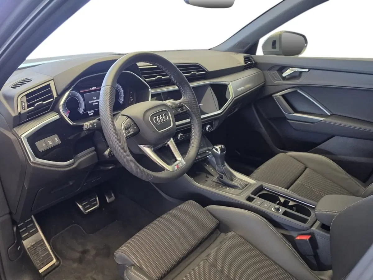 Audi Q3 Sportback usata a Bari (9)