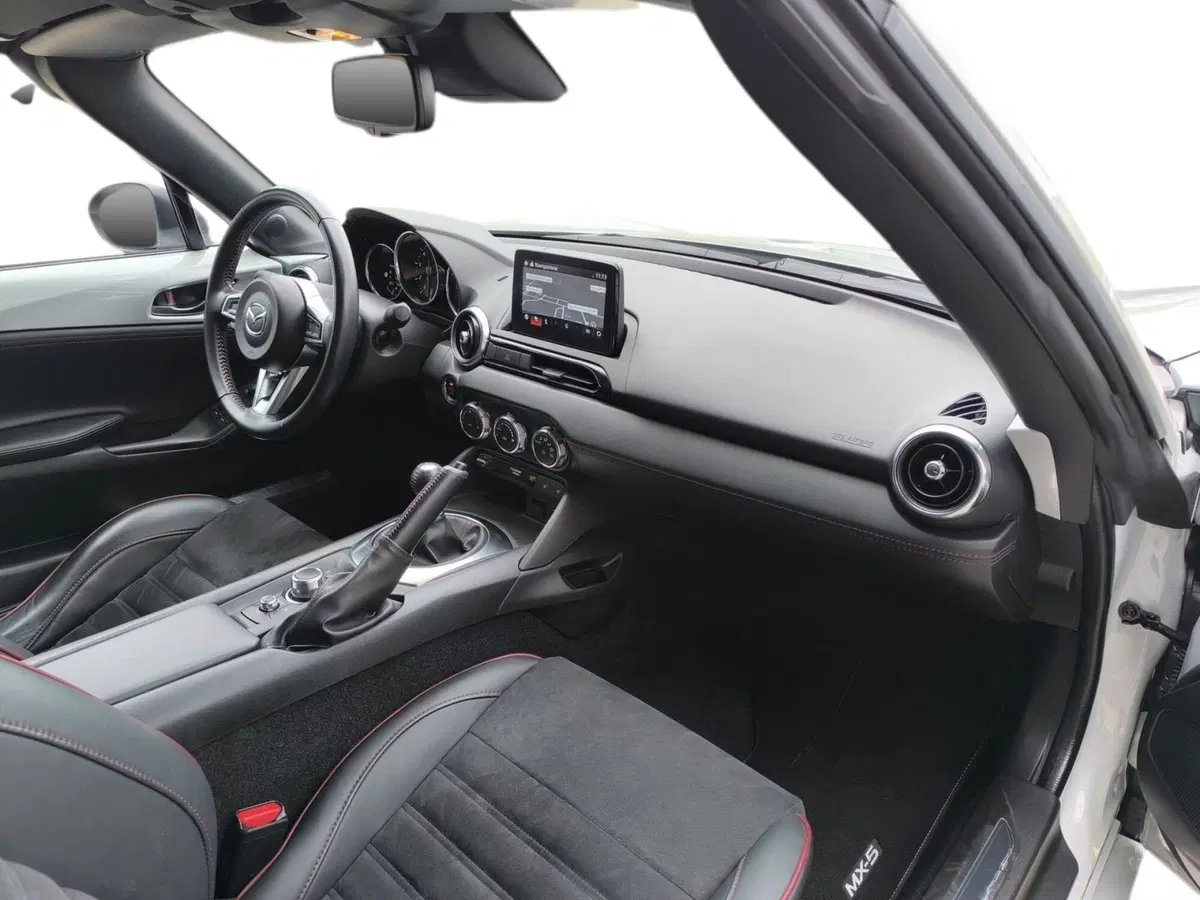 Mazda MX-5 usata a Udine (13)