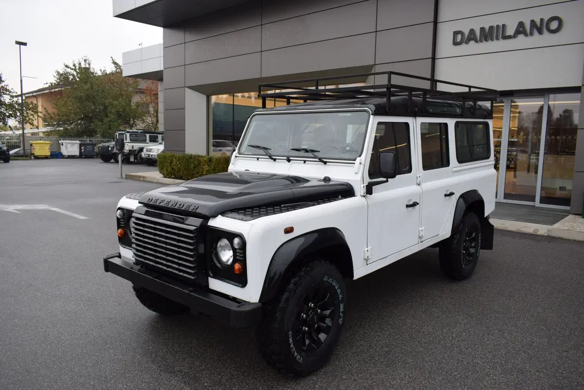 Land Rover Defender usata a Cuneo