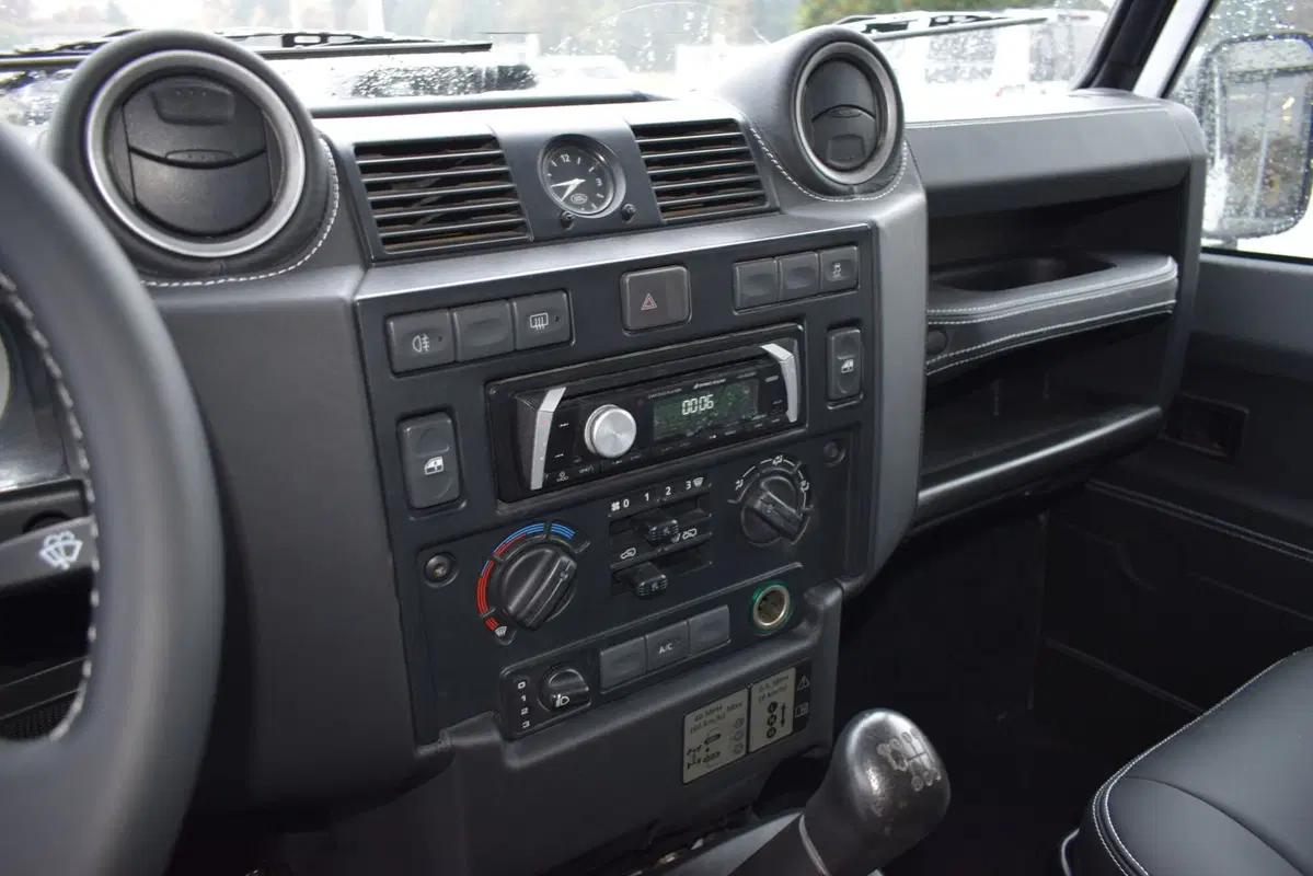 Land Rover Defender usata a Cuneo (12)