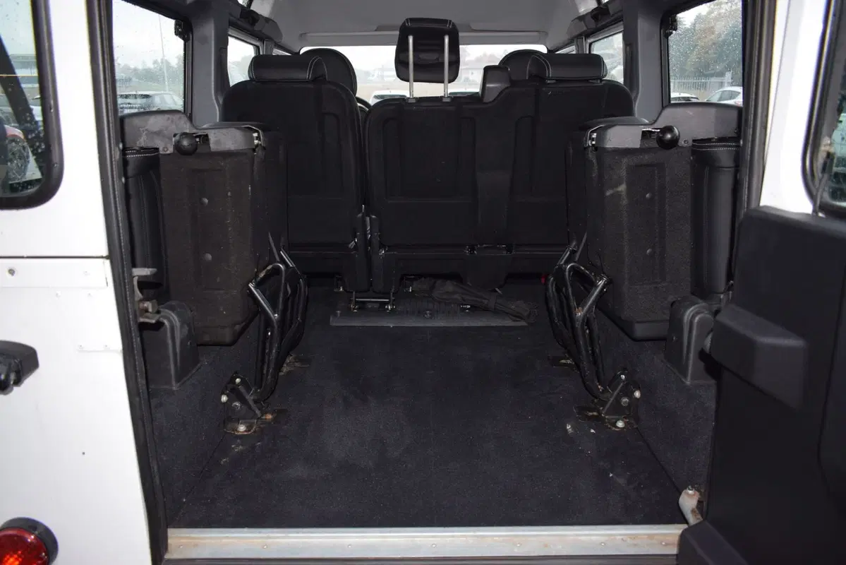 Land Rover Defender usata a Cuneo (18)