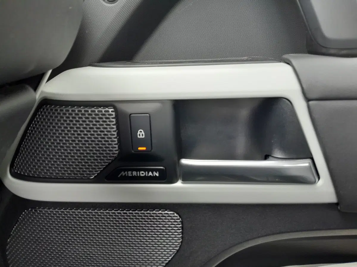 Land Rover Defender usata a Cuneo (15)