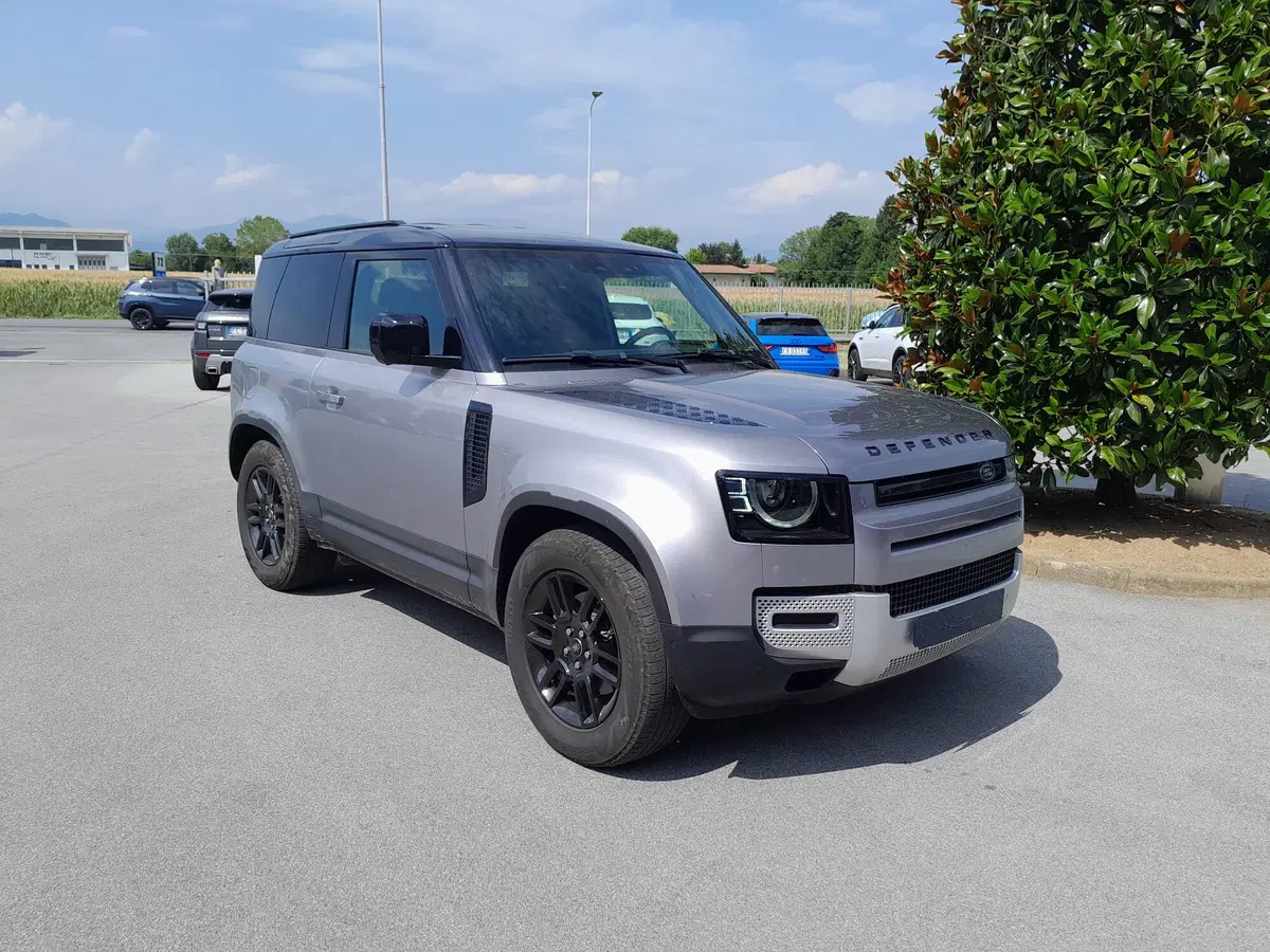 Land Rover Defender usata a Cuneo (3)