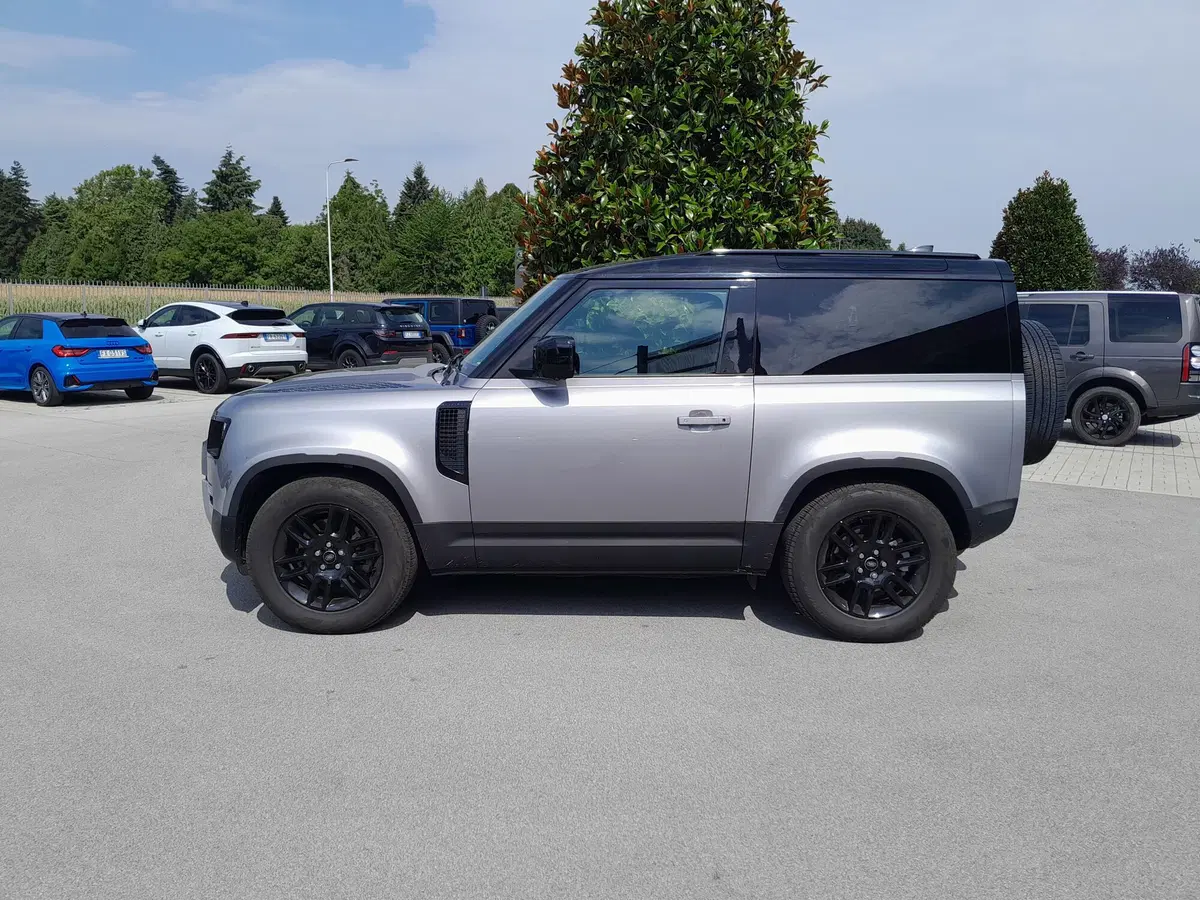 Land Rover Defender usata a Cuneo (4)