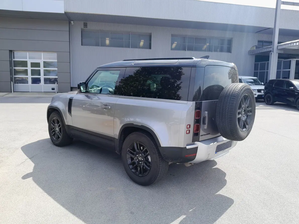 Land Rover Defender usata a Cuneo (6)