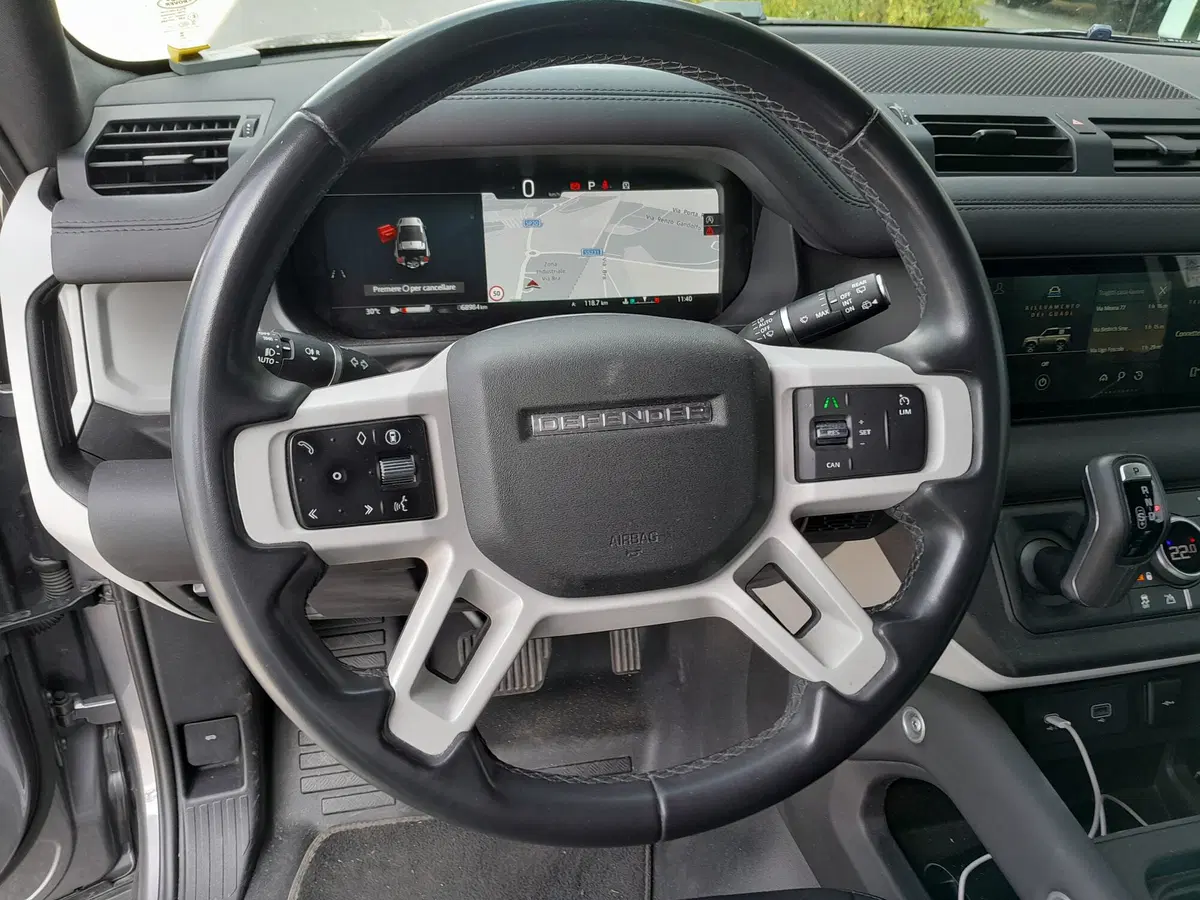Land Rover Defender usata a Cuneo (9)