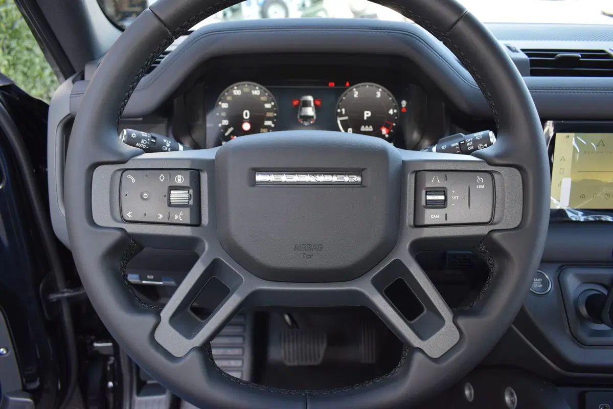 Land Rover Defender usata a Cuneo (11)
