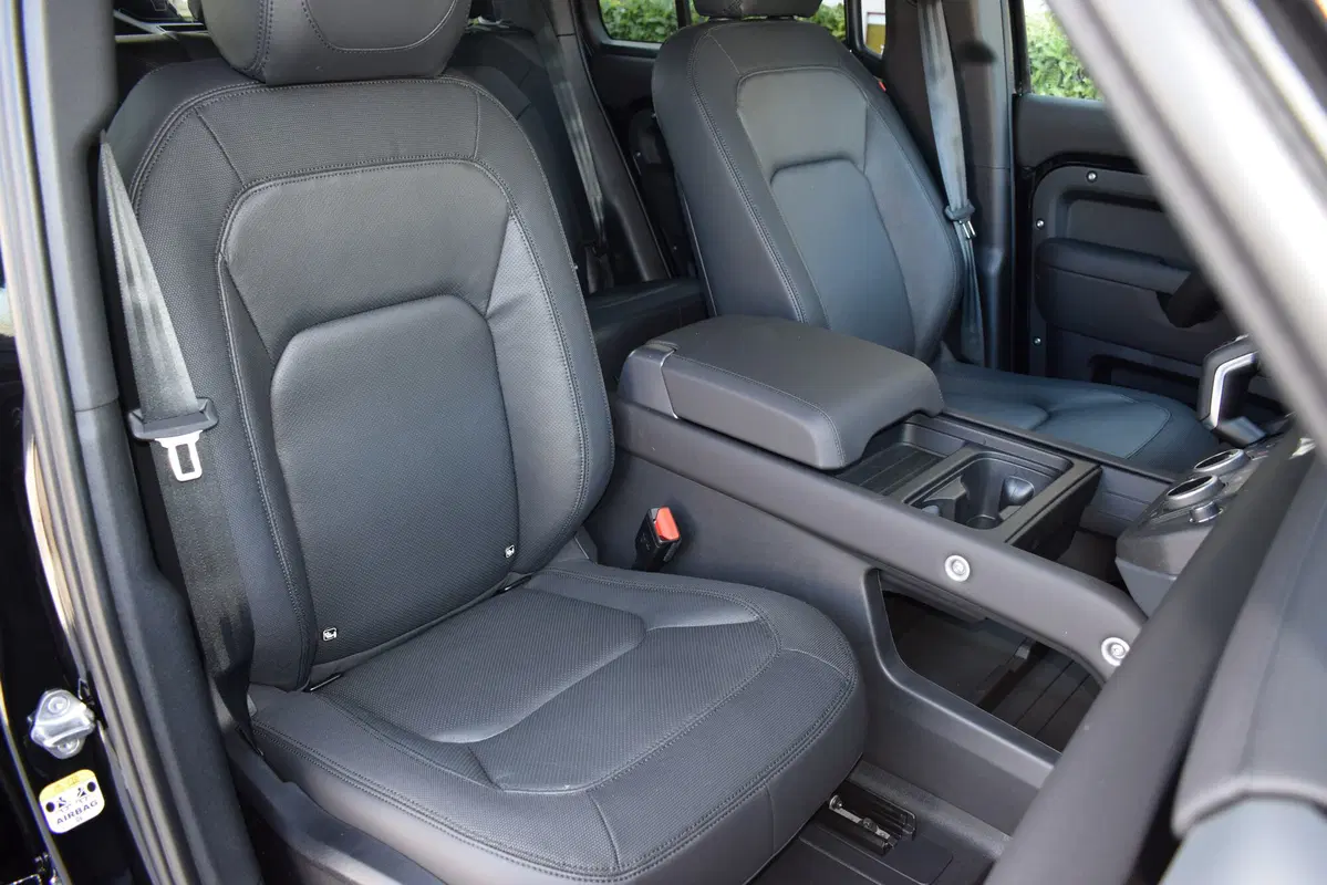 Land Rover Defender usata a Cuneo (16)