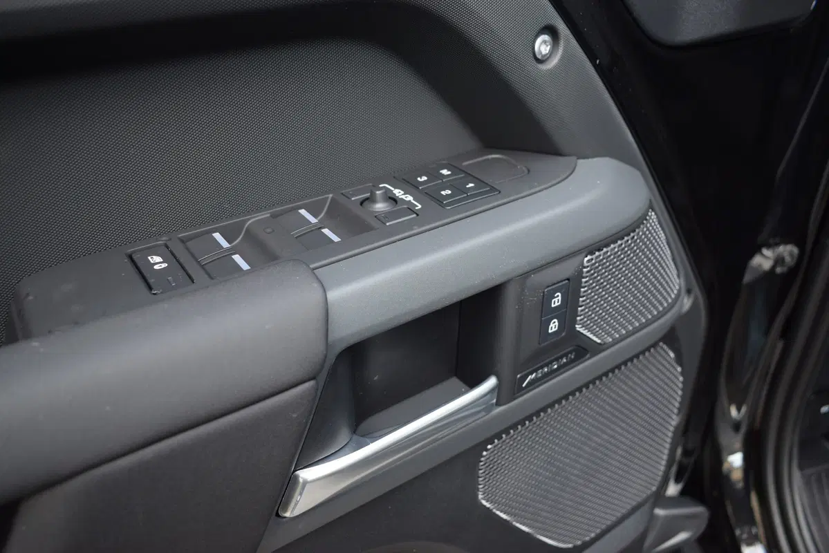 Land Rover Defender usata a Cuneo (17)