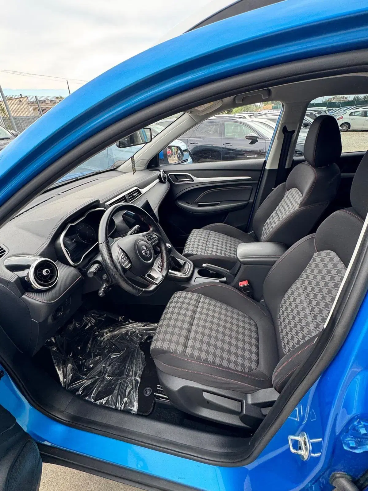 Mg ZS usata a Caserta (11)