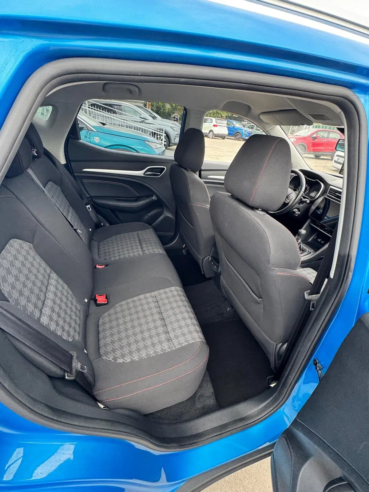 Mg ZS usata a Caserta (9)