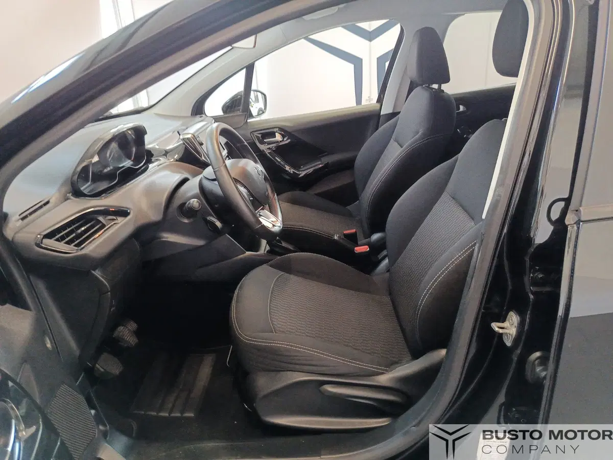 Peugeot 208 usata a Varese (8)