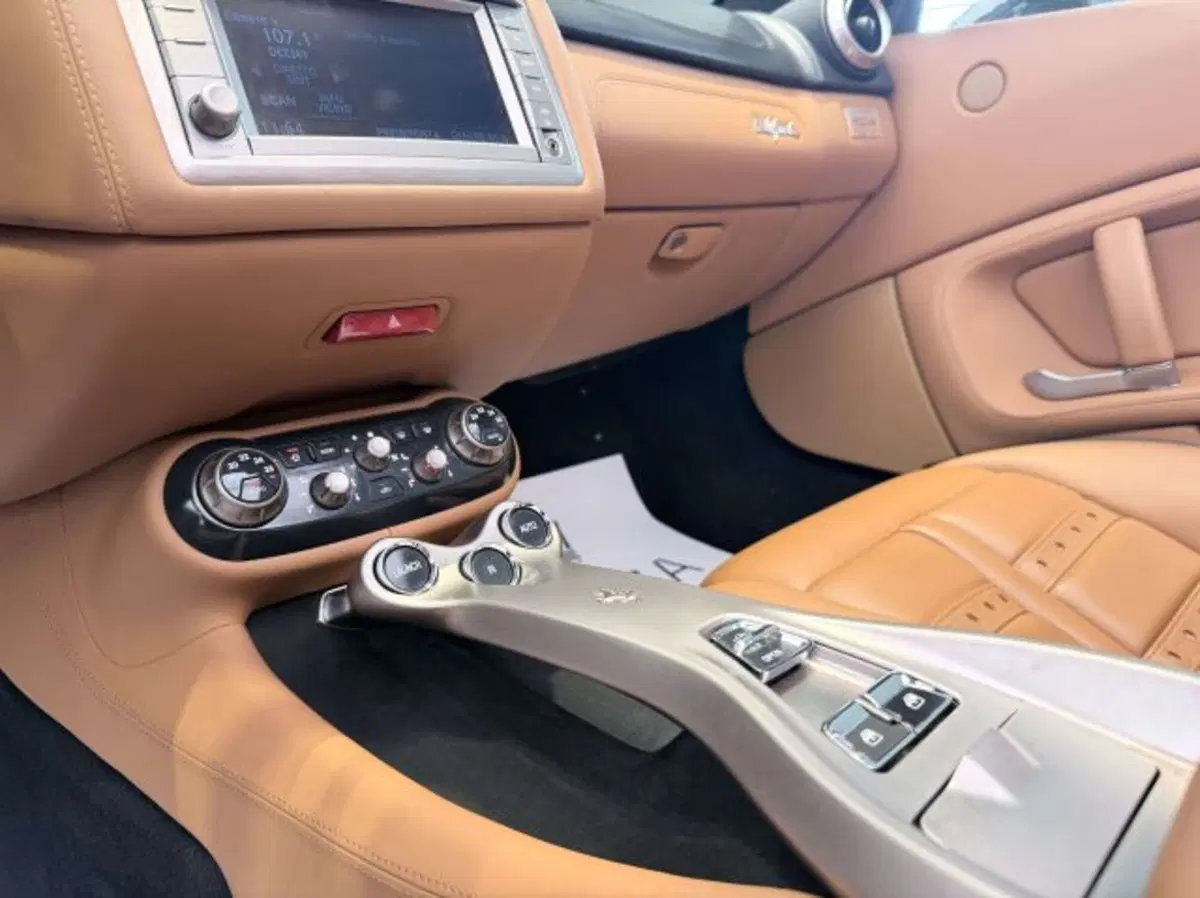 Ferrari California Spider usata a Torino (11)