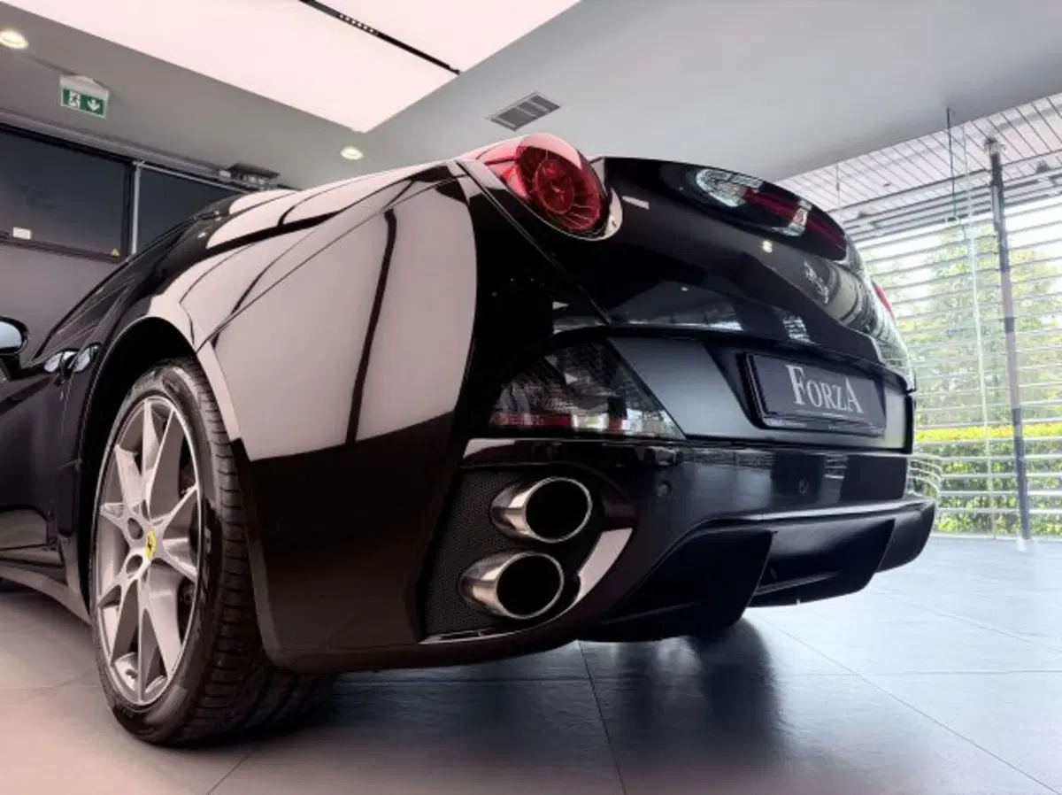 Ferrari California Spider usata a Torino (14)