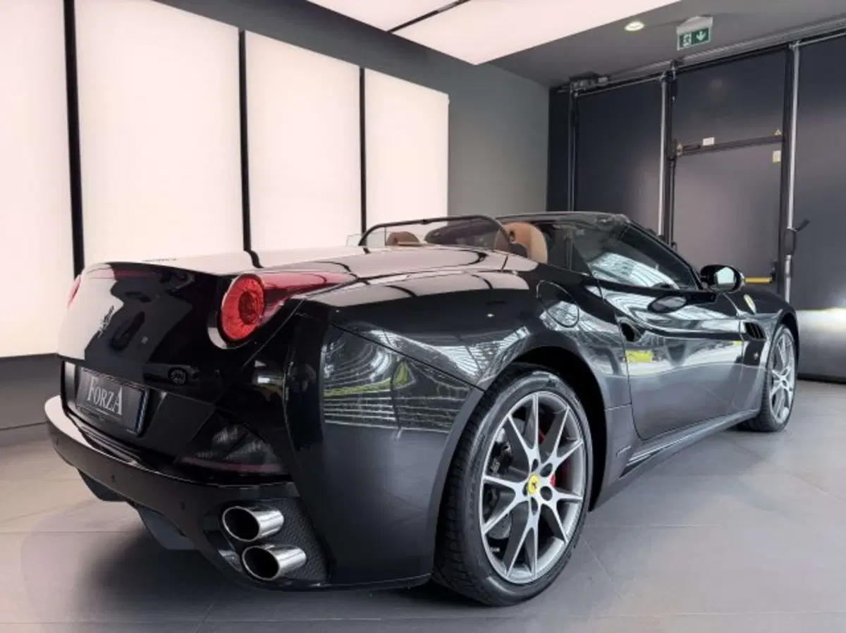 Ferrari California Spider usata a Torino (15)