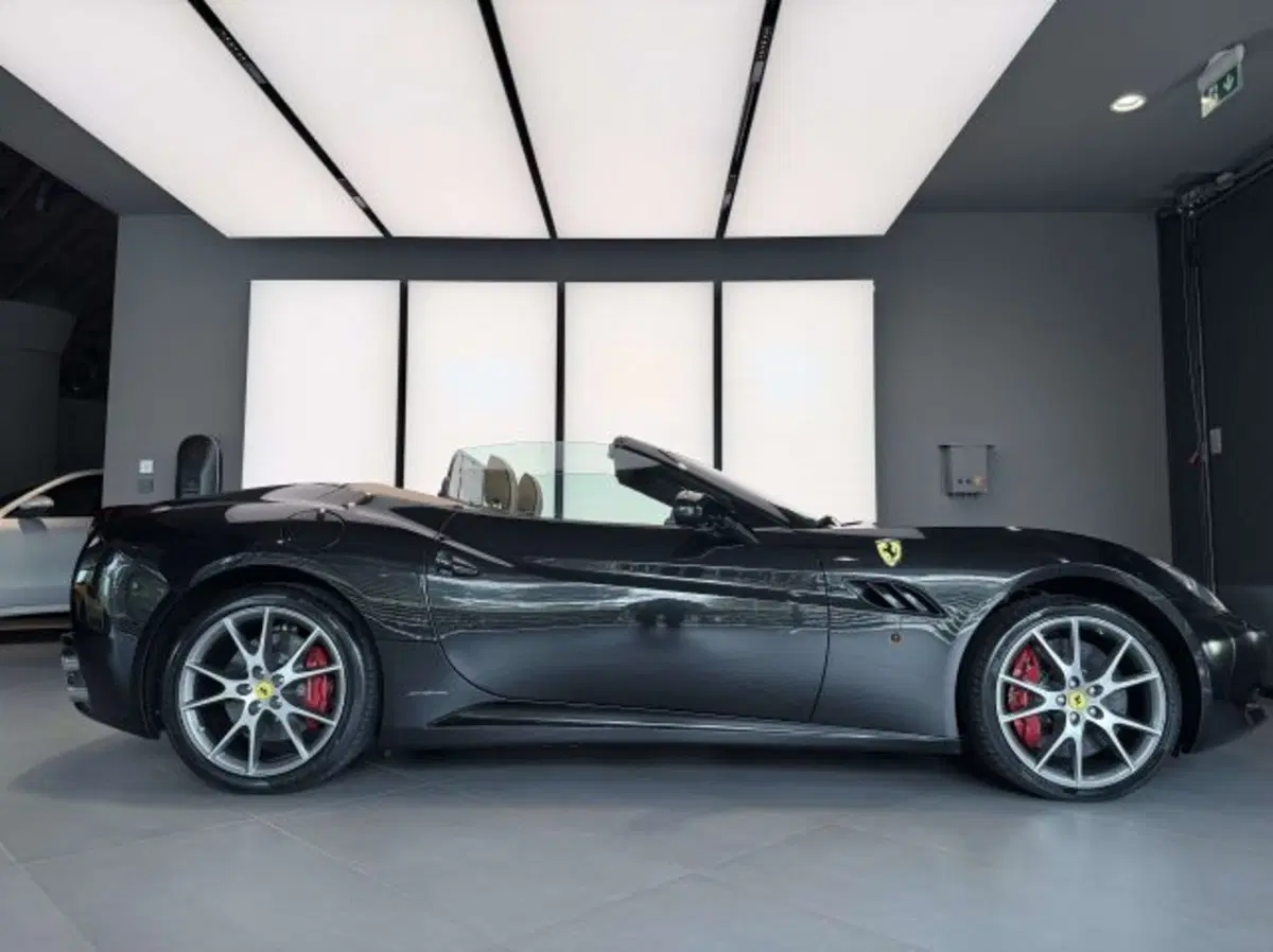 Ferrari California Spider usata a Torino (4)