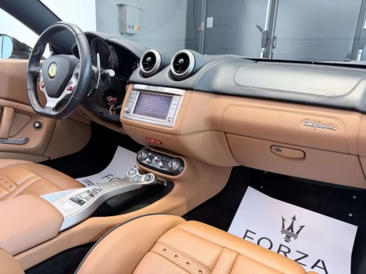 Ferrari California Spider usata a Torino (8)