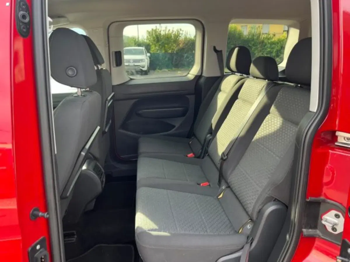 Ford Tourneo Connect usata a Lucca (9)