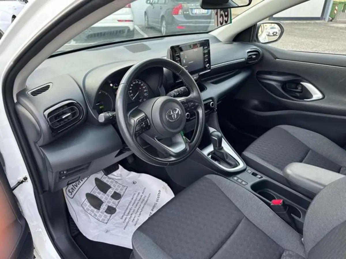 Toyota Yaris usata a Lucca (14)