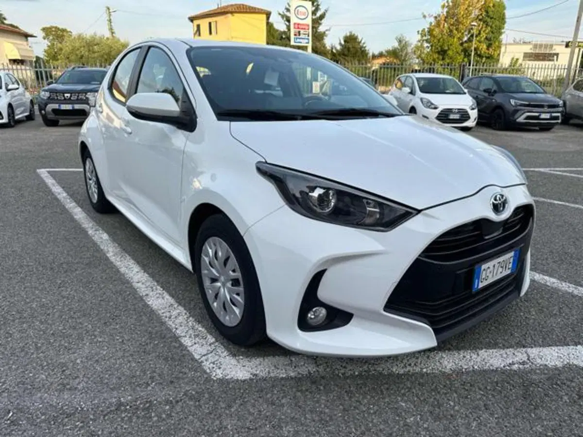 Toyota Yaris usata a Lucca (2)