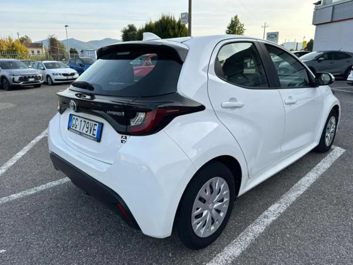 Toyota Yaris usata a Lucca (3)