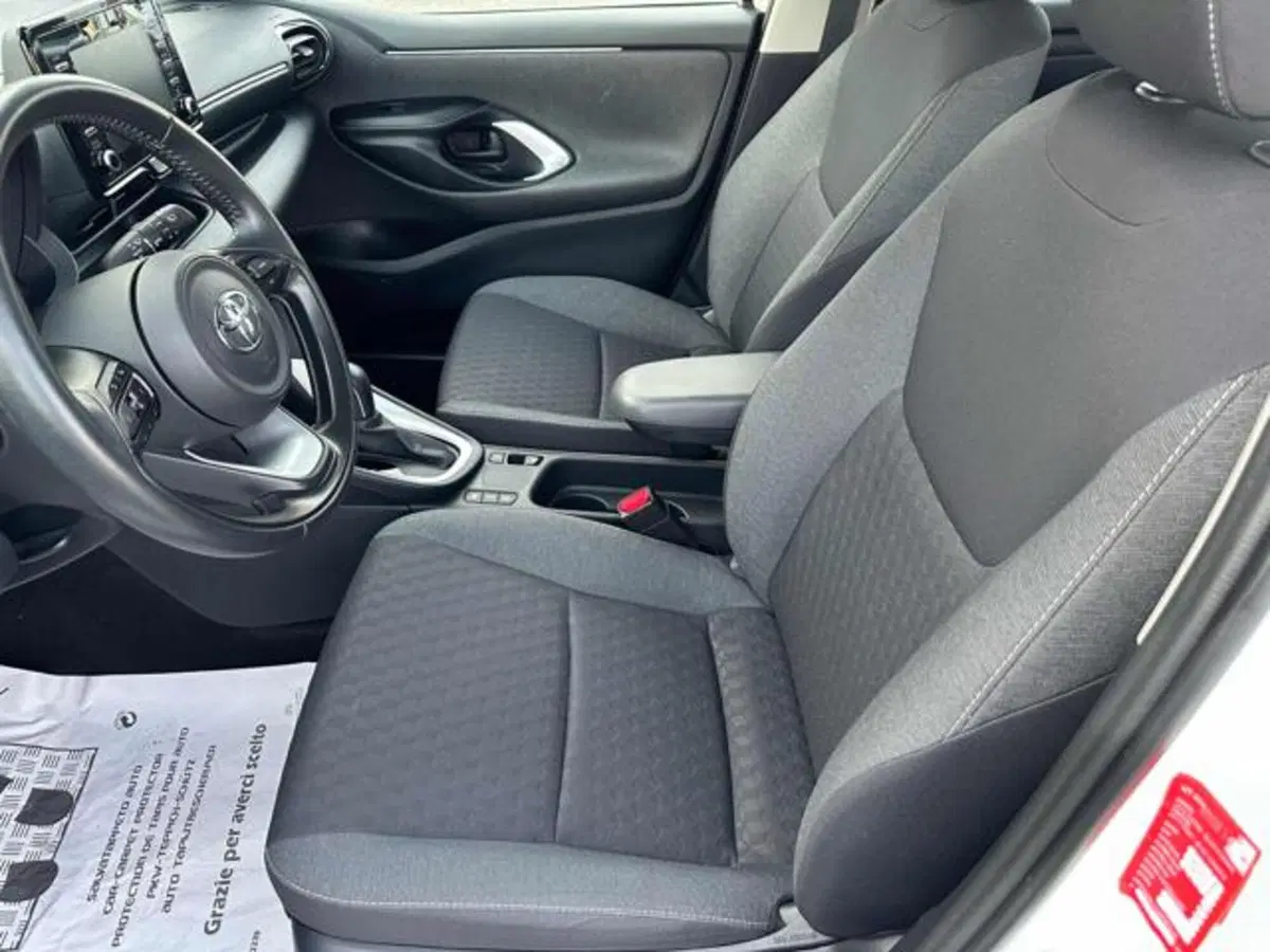 Toyota Yaris usata a Lucca (8)