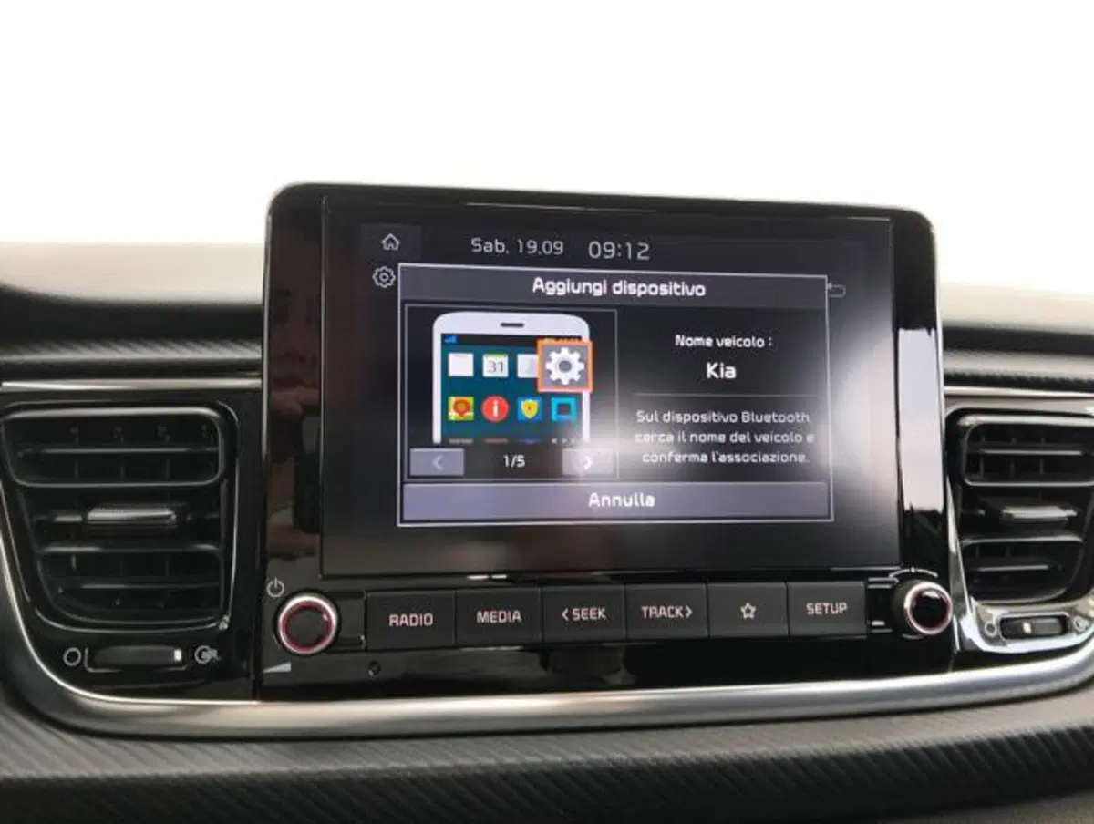 Kia Rio usata a Como (12)