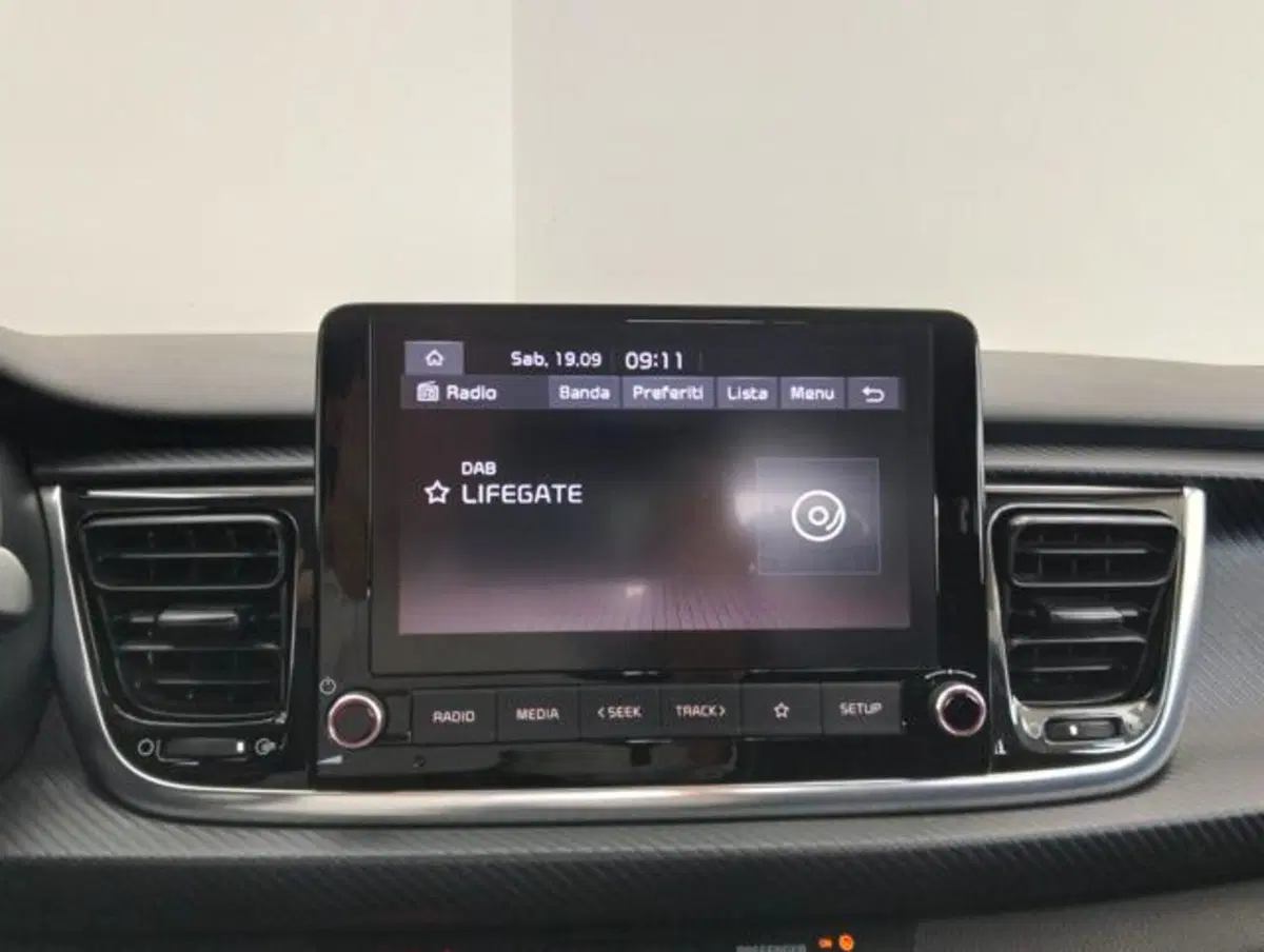 Kia Rio usata a Como (13)