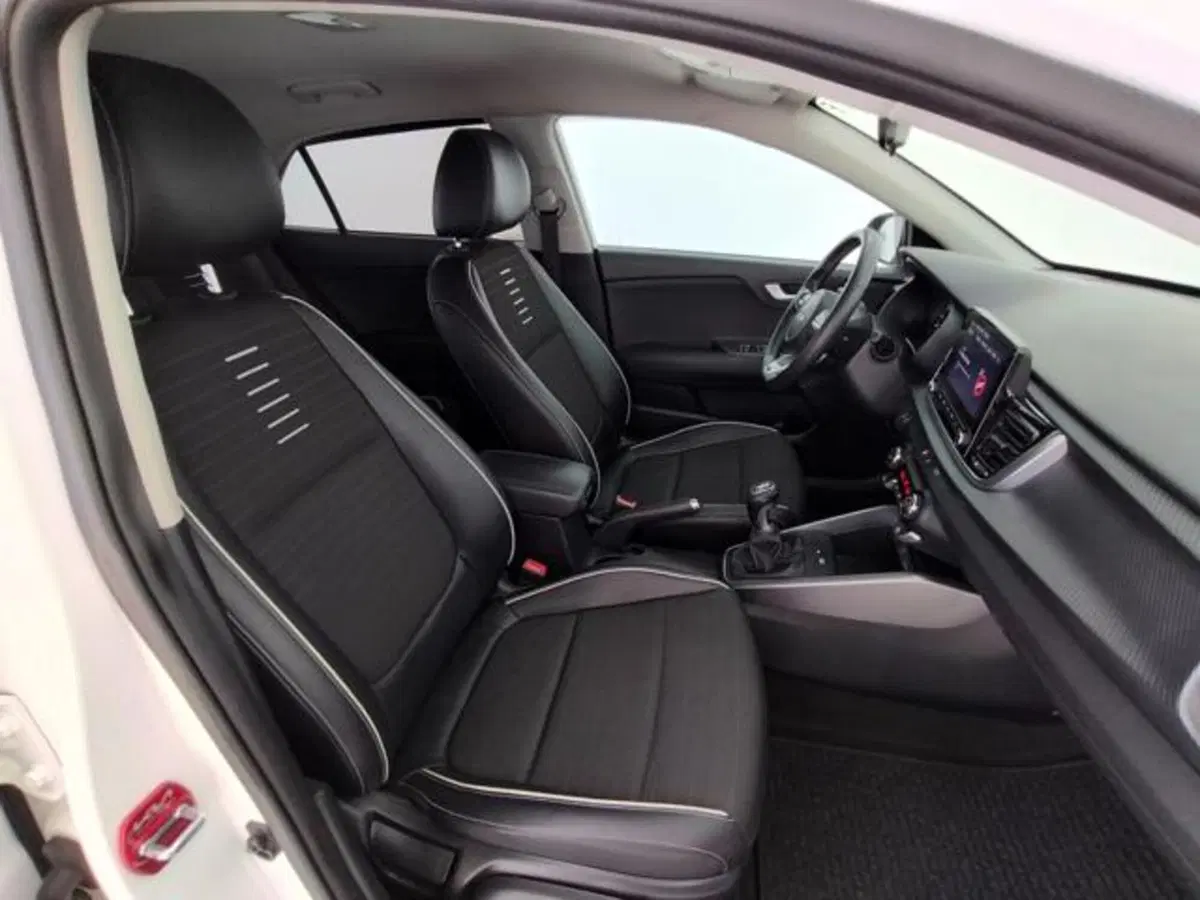 Kia Rio usata a Como (3)