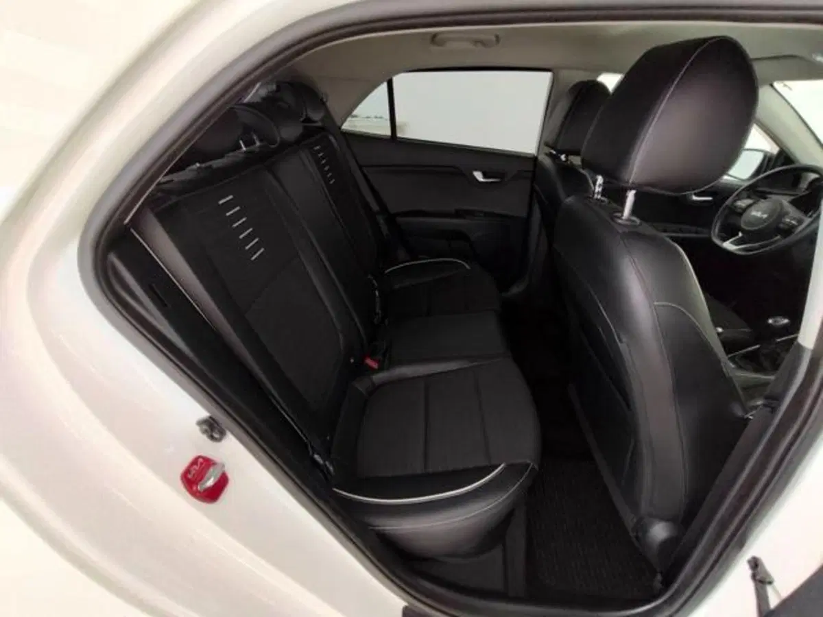Kia Rio usata a Como (5)