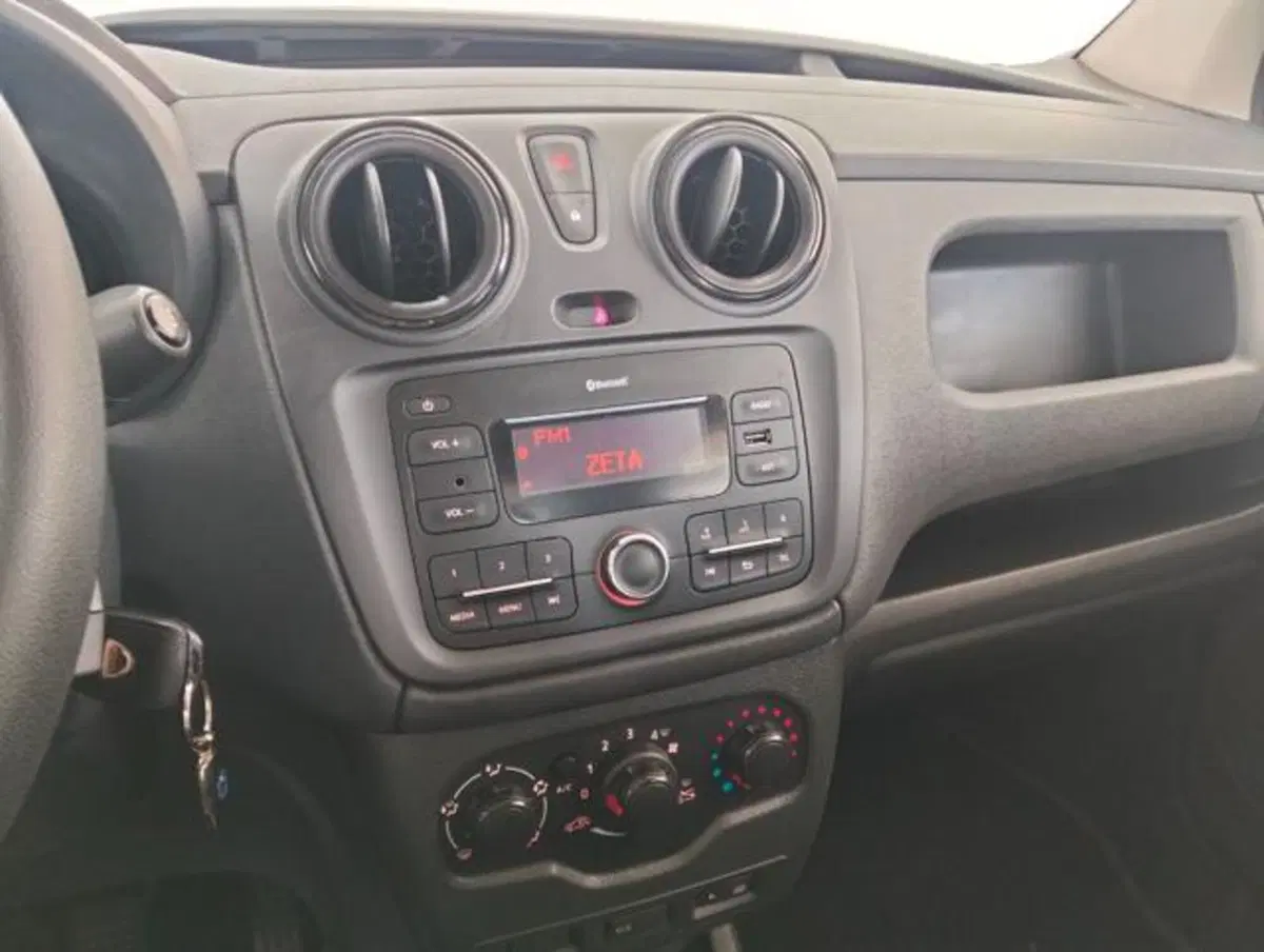 Dacia Dokker usata a Como (12)