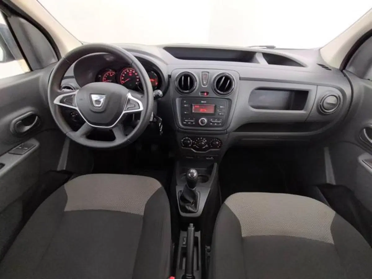 Dacia Dokker usata a Como (4)