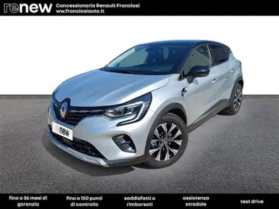 Renault Captur Plug-in Hybrid E-Tech 160 CV Intens del 2023 usata a Mirandola